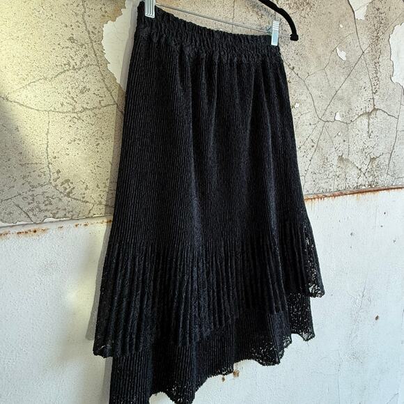 Vtg Midi Skirt Minimalist Luxury Tiered Lace Textured Pleated Knit Dark Romantic - Picture 1 of 8